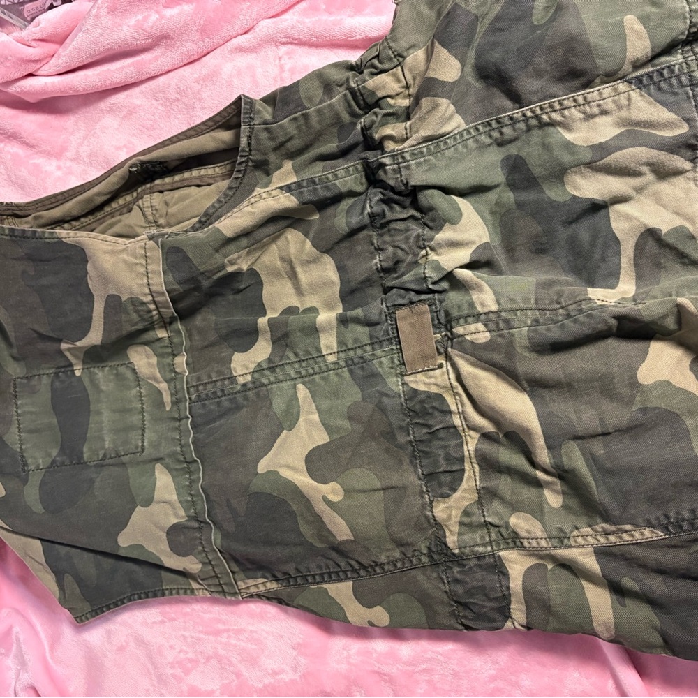Abercrombie & Fitch Camouflage Vest - Picture 3 of 4